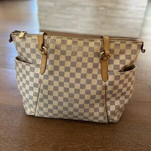 Louis Vuitton purse